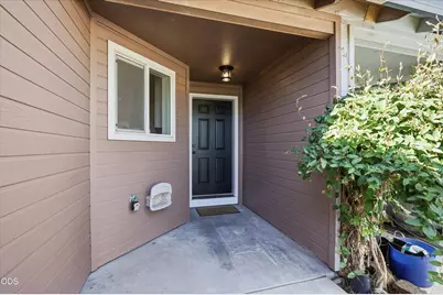 426 Crystal Drive, Eagle Point, OR 97524 - Photo 3