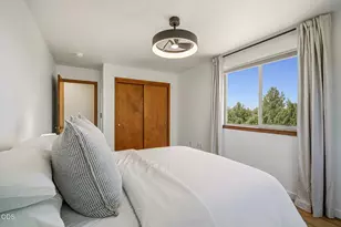 21770 Eastmont Dr, Bend, OR 97701 - Photo 49