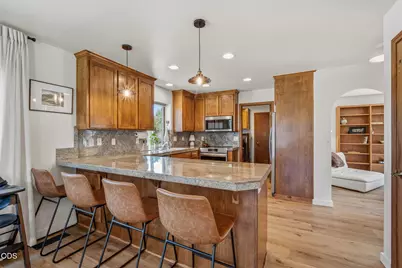 21770 Eastmont Drive, Bend, OR 97701 - Photo 19