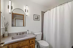 21770 Eastmont Dr, Bend, OR 97701 - Photo 31