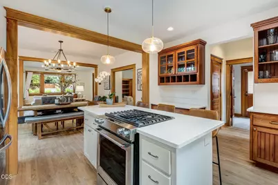 157 NW Black Hawk Avenue, Bend, OR 97703 - Photo 9