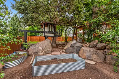 157 NW Black Hawk Avenue, Bend, OR 97703 - Photo 25