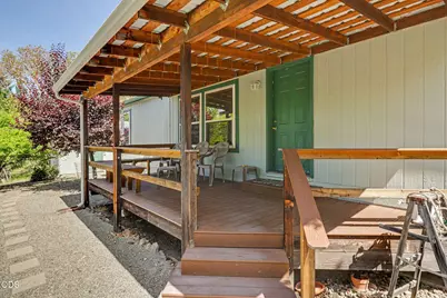 5121 Cloverlawn Drive, Grants Pass, OR 97527 - Photo 3