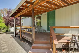 5121 Cloverlawn Dr, Grants Pass, OR 97527 - Photo 3