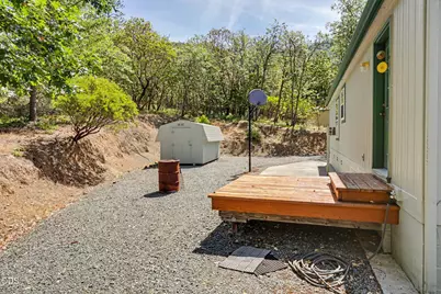 5121 Cloverlawn Drive, Grants Pass, OR 97527 - Photo 37