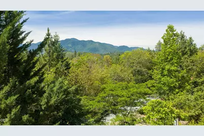 5121 Cloverlawn Drive, Grants Pass, OR 97527 - Photo 31