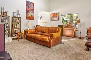 922 NW Ogden Ave, Bend, OR 97703 - Photo 5