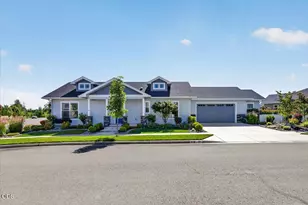 1618 River Run St, Central Point, OR 97502 - Photo 3