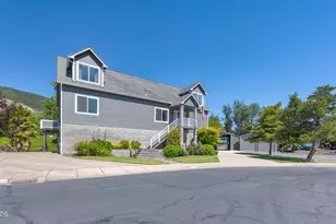 106 Creek View Ln, Rogue River, OR 97537 - Photo 3