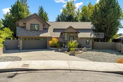 104 NW Dawnhill Court, Grants Pass, OR 97526 - Photo 1