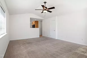 1005 N 10th St, Central Point, OR 97502 - Photo 9