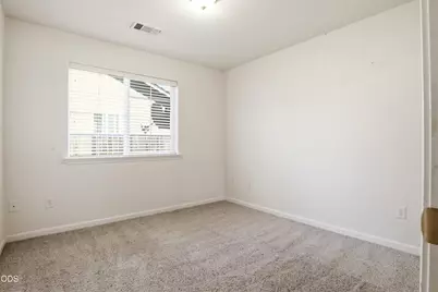 1005 N 10th Street, Central Point, OR 97502 - Photo 13