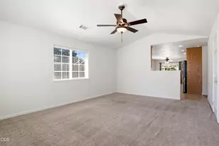 1005 N 10th St, Central Point, OR 97502 - Photo 5