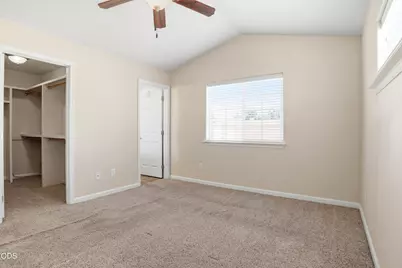 1005 N 10th Street, Central Point, OR 97502 - Photo 9