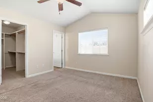 1005 N 10th St, Central Point, OR 97502 - Photo 9