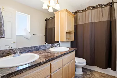 1005 N 10th Street, Central Point, OR 97502 - Photo 11