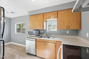 1908 Cunningham Ave, Medford, OR 97501 - Photo 15