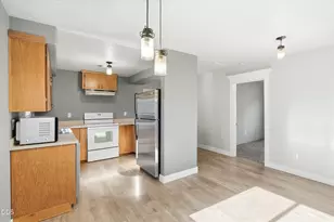 1908 Cunningham Ave, Medford, OR 97501 - Photo 5