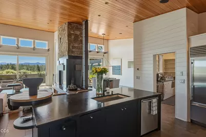 62608 Sparrow Hawk Circle, Bend, OR 97703 - Photo 21