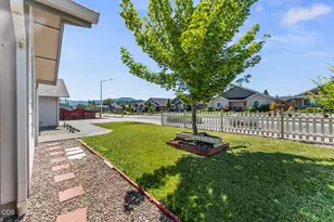 2550 SW Elmer Nelson Ln, Grants Pass, OR 97527 - Photo 5