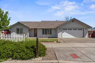 2550 SW Elmer Nelson Ln, Grants Pass, OR 97527 - Photo 29