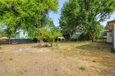 118 S Caves Avenue, Cave Junction, OR 97523 - Photo 29