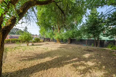 118 S Caves Avenue, Cave Junction, OR 97523 - Photo 31