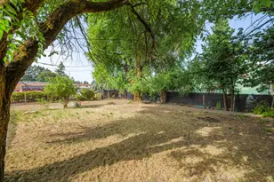118 S Caves Ave, Cave Junction, OR 97523 - Photo 31