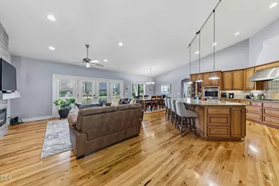 1085 Oak Grove, Eagle Point, OR 97524 - Photo 11
