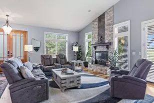 1085 Oak Grove, Eagle Point, OR 97524 - Photo 7