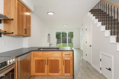 1312 NW Conklin Avenue, Grants Pass, OR 97526 - Photo 9