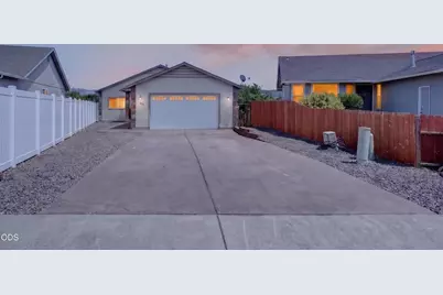 589 N Heights Drive, Eagle Point, OR 97524 - Photo 1