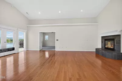 589 N Heights Drive, Eagle Point, OR 97524 - Photo 5