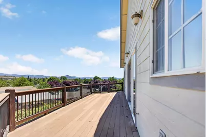 589 N Heights Drive, Eagle Point, OR 97524 - Photo 21