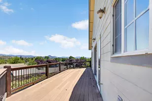 589 N Heights Dr, Eagle Point, OR 97524 - Photo 21