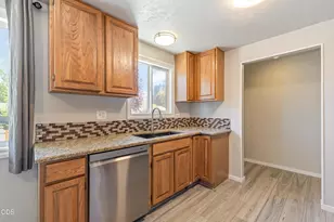 2639 NE Harvey Ln, Bend, OR 97701 - Photo 11