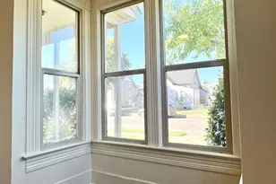 325 W 4th St, Medford, OR 97501 - Photo 11