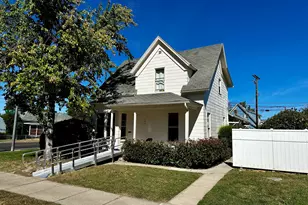 325 W 4th St, Medford, OR 97501 - Photo 3