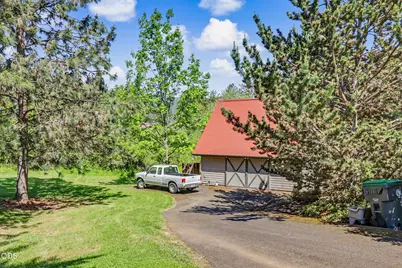 120 Wells Fargo Drive, Jacksonville, OR 97530 - Photo 45