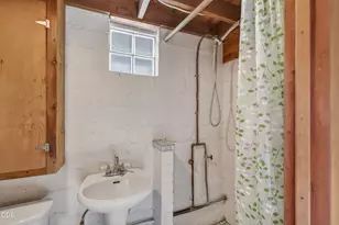 307 Hillcrest St, Ashland, OR 97520 - Photo 37