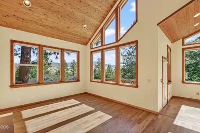 307 Hillcrest Street, Ashland, OR 97520 - Photo 3