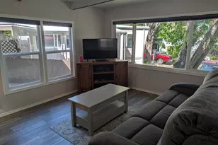 1055 N 5th St, Jacksonville, OR 97530 - Photo 7