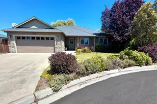3272 Nellie Ettinger Ln, Medford, OR 97504 - Photo 1