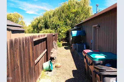 3272 Nellie Ettinger Lane, Medford, OR 97504 - Photo 11