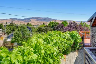 326 N Main St, Ashland, OR 97520 - Photo 3