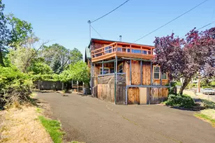 326 N Main St, Ashland, OR 97520 - Photo 41