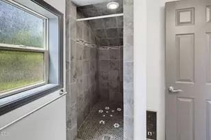 326 N Main St, Ashland, OR 97520 - Photo 17