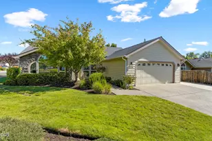 2690 SW Trinity Way, Grants Pass, OR 97527 - Photo 1