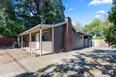 1004 S Grape Street, Medford, OR 97501 - Photo 3