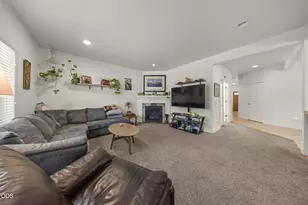 3144 NE Monte Vista Ln, Bend, OR 97701 - Photo 3